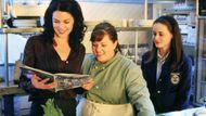 Alexis Bledel, Lauren Graham, and Melissa McCarthy in Gilmore Girls (Image via HBO)